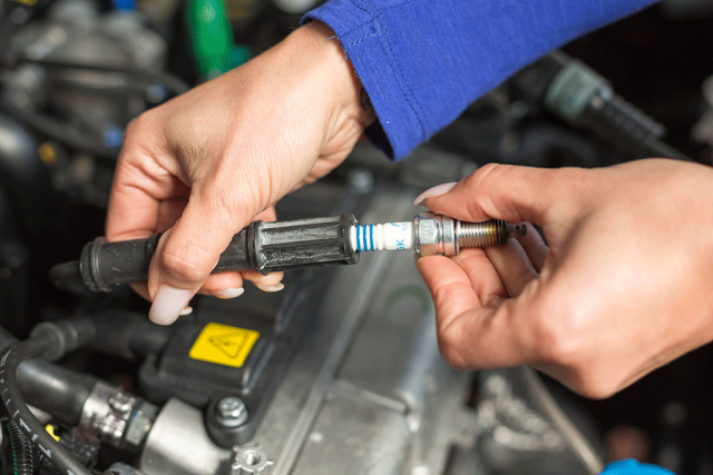 changer les bougies de voiture