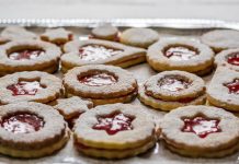 Sablés étoiles à la confiture de fraise