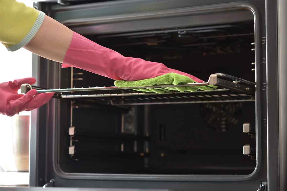 comment nettoyer une grille de four
