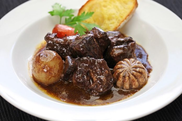 Sauté de bœuf au vin rouge Sauté de bœuf au vin rouge